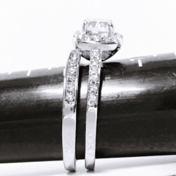 The Luxury White Sapphire Princess Ring Set - Picture 6 of 8